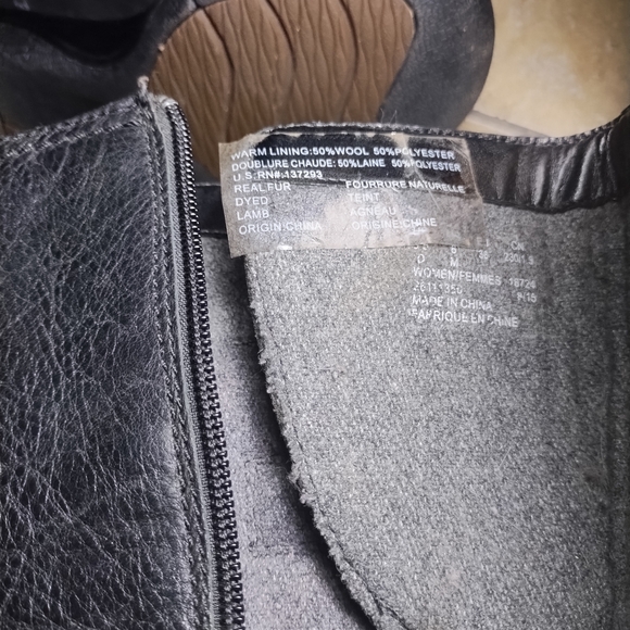 Clarks Women's Black Leather Winter Boots with Lamb's Wool Lining Size 6 - Picture 9 of 9